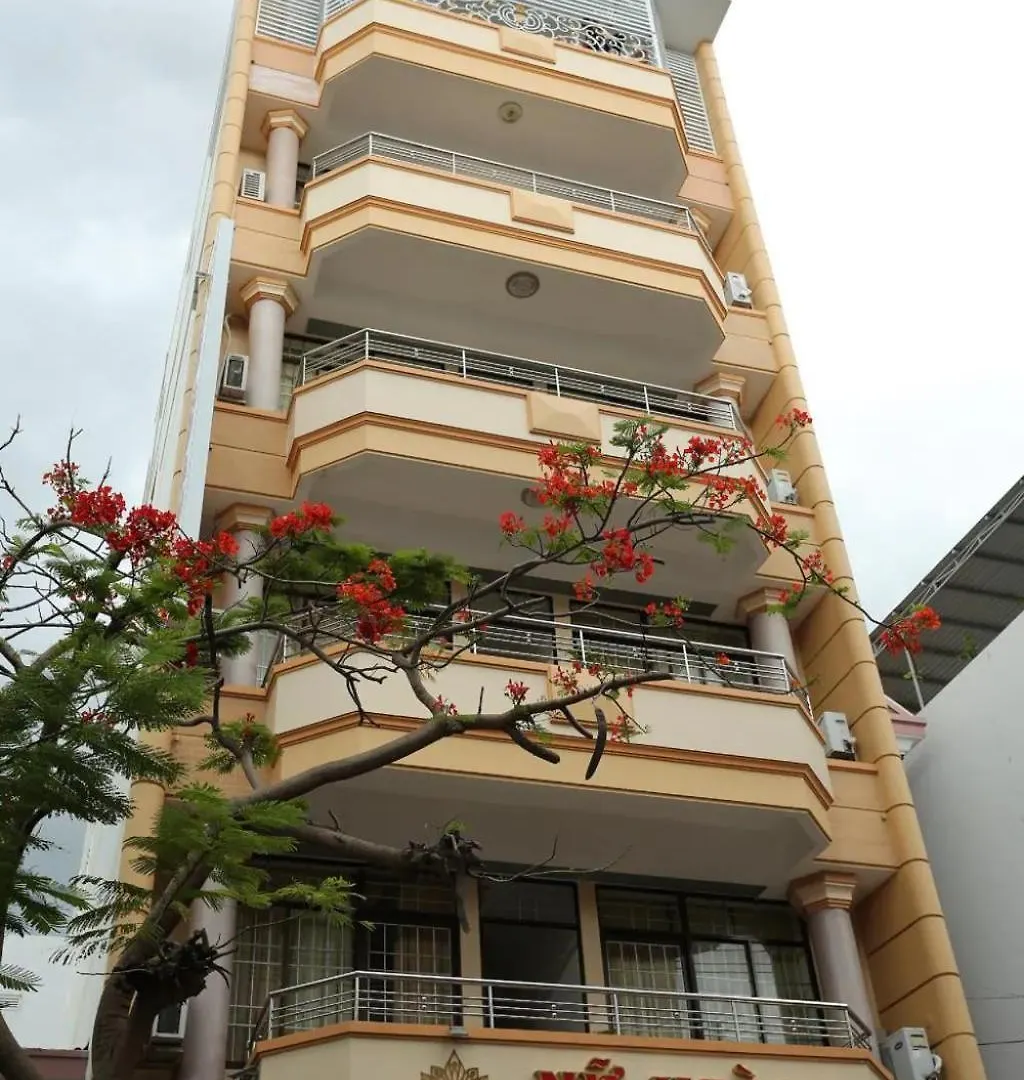 Queen Hotel Nt - By Bay Luxury Nha Trang 0*,  Vietnam